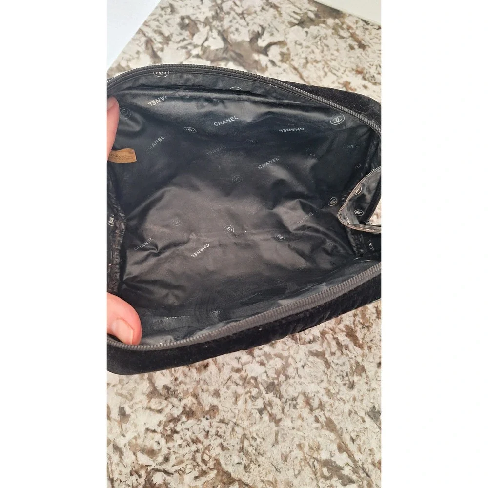 CHANEL Parfums Black Velvet Cosmetic Makeup‎ Bag